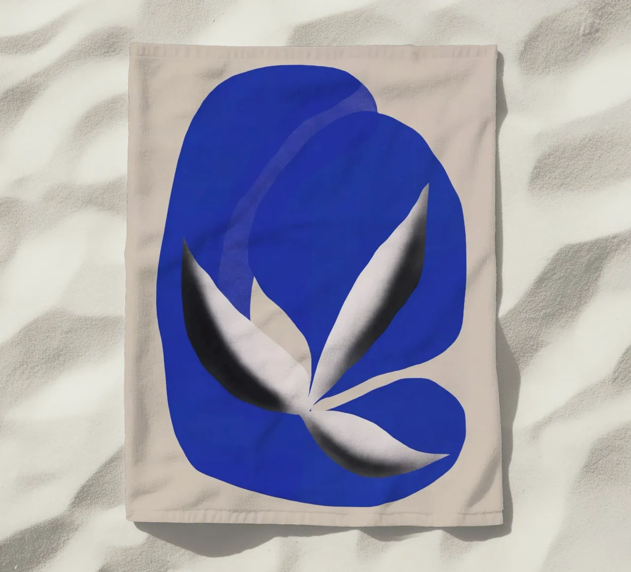 Abstraction bleu cobalt liquide 02 serviette de plage de Little Dean