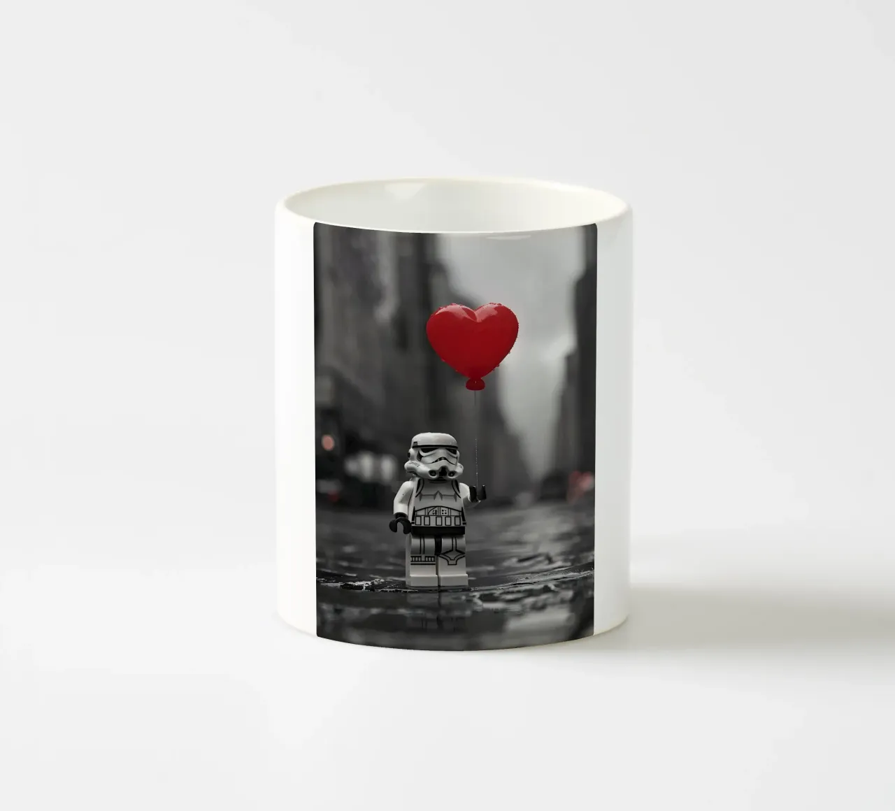 L'amore è forte in lui tazza in ceramica da M-Ulrich-Digital Art