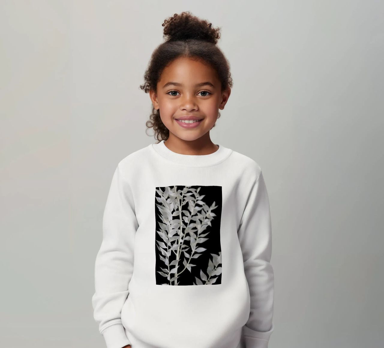 Minimal Black & White Branch felpa bambino da Studio Nahili
