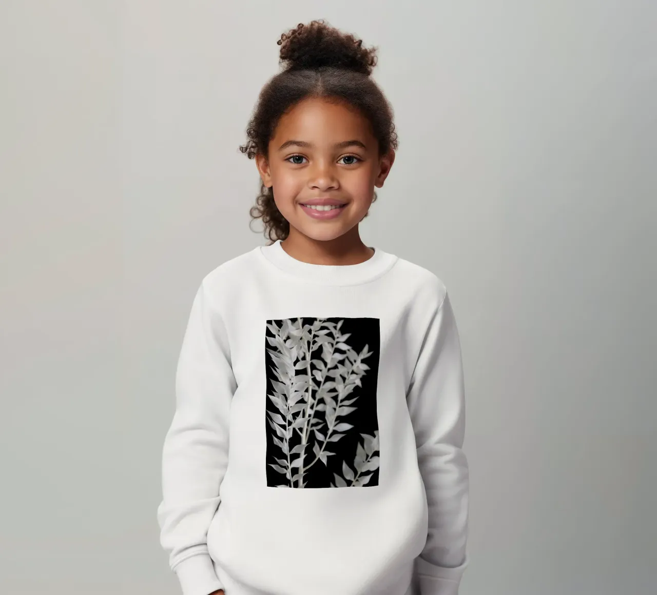 Minimal Black & White Branch sudadera para niño de Studio Nahili
