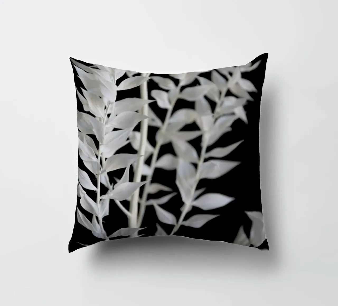 Minimal Black & White Branch cuscino da Studio Nahili