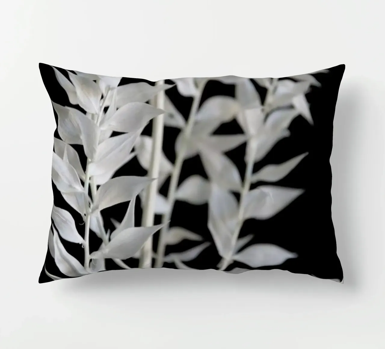 Minimal Black & White Branch cuscino da Studio Nahili