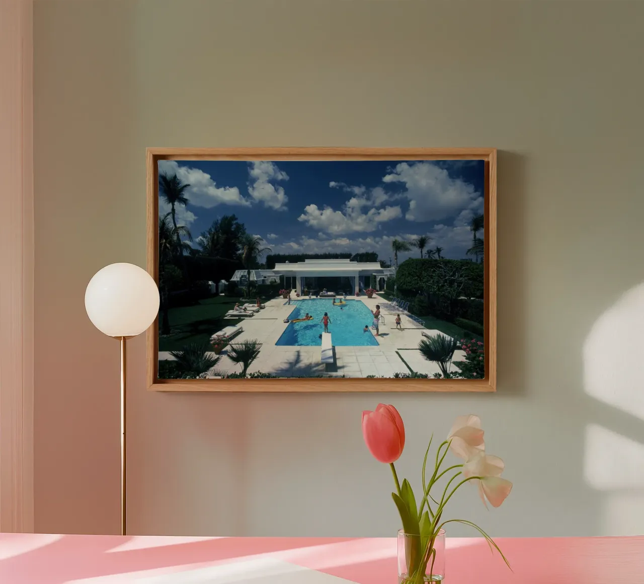 Zwembad in Palm Beach canvas met Baklijst van Popo Photograph