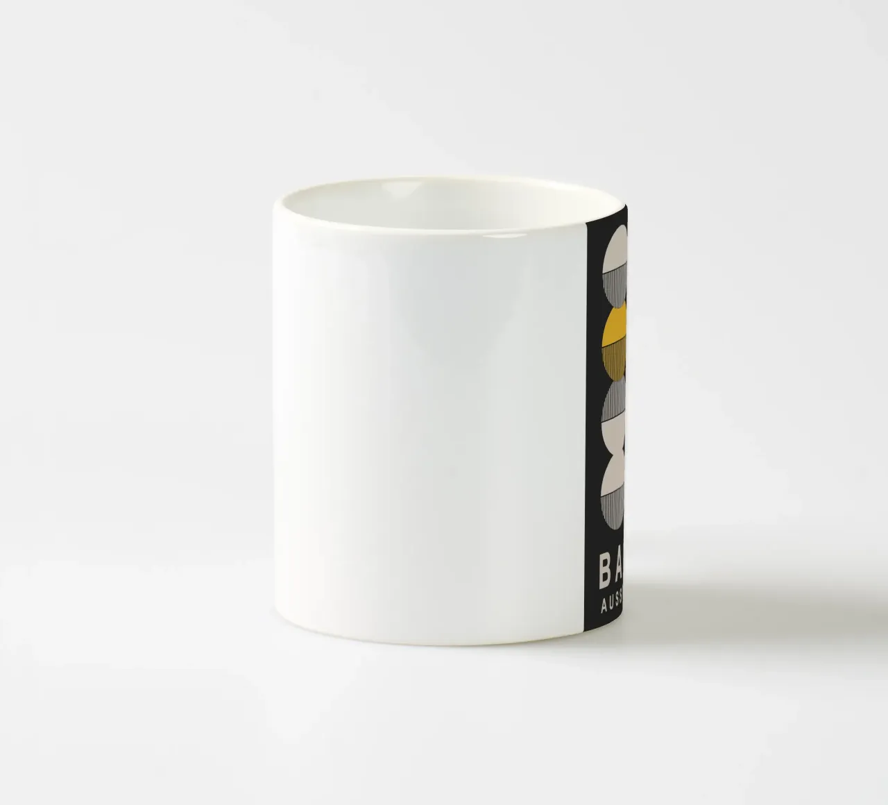 cerchi semicerchi strisce sfondo nero tazza in ceramica da MinimalistPosterCharles