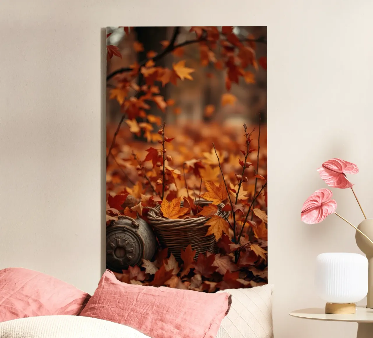 Calde foglie d'autunno sparse intorno a un cesto intrecciato tela con Cornice a cassetta da DesignDoodle