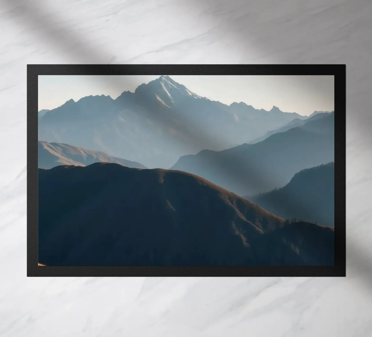 Paesaggio montano mozzafiato con i vivaci colori autunnali zerbino da DesignDoodle