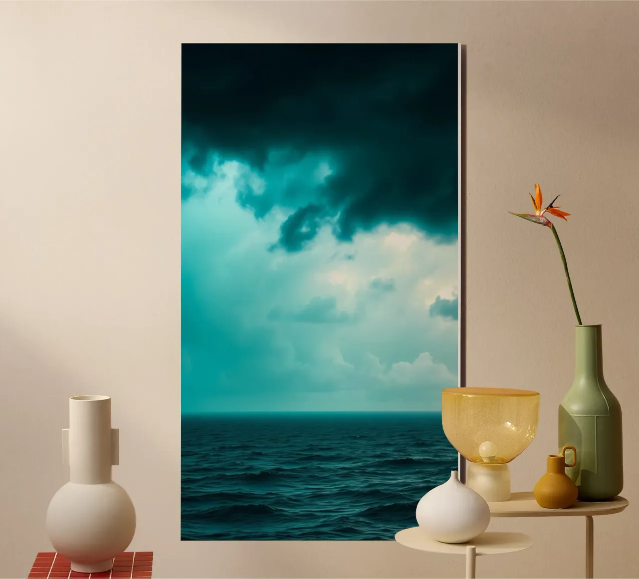 Un ciel dynamique au-dessus d'un océan calme crée une toile de fond sereine pour mobi alu dibond de DesignDoodle