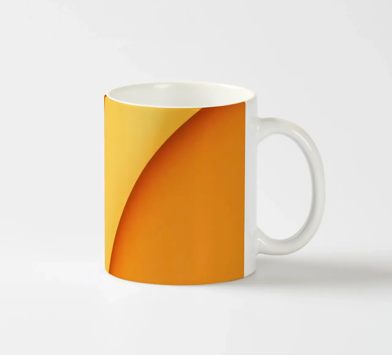 Vibrante disegno di sfondo astratto arancione curvo tazza in ceramica da DesignDoodle