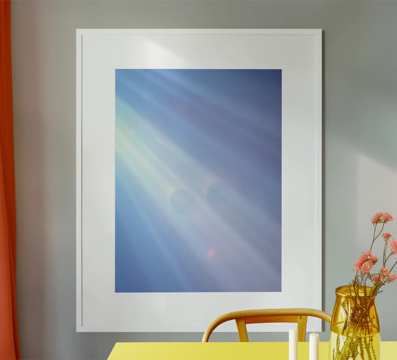 De doux rayons de lumière bleue créent un arrière-plan abstrait apaisant hahnemühle de DesignDoodle