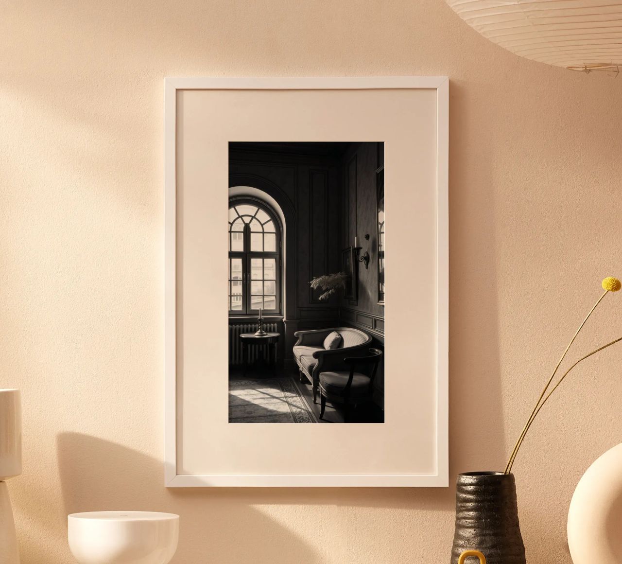 Intérieur élégant en noir et blanc avec mobilier vintage poster de DesignDoodle
