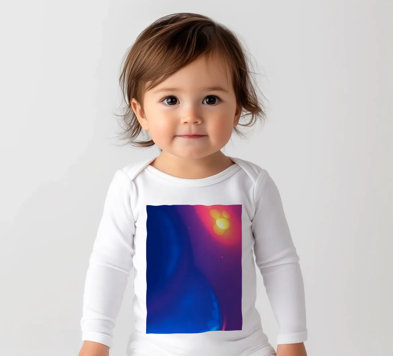 Motif abstrait vibrant mettant en valeur des motifs lumineux colorés body manches longues de DesignDoodle