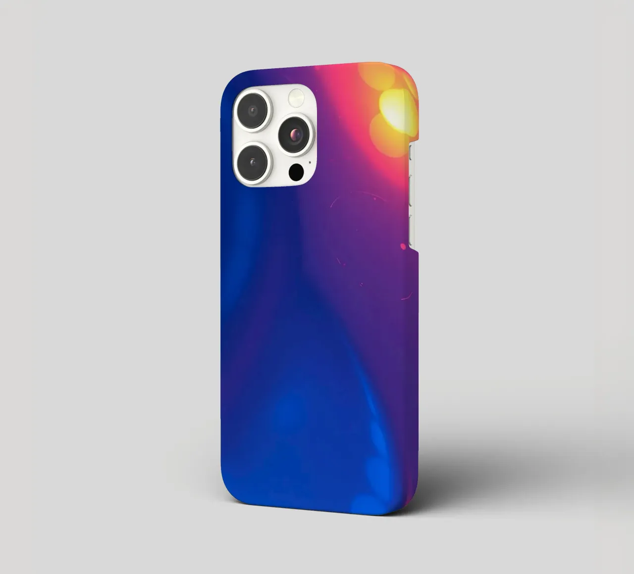 Motif abstrait vibrant mettant en valeur des motifs lumineux colorés coque iphone de DesignDoodle