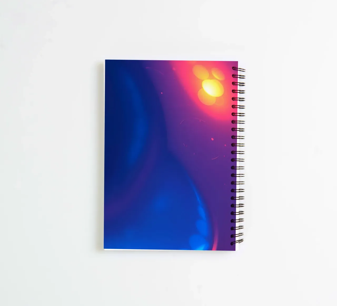 Motif abstrait vibrant mettant en valeur des motifs lumineux colorés carnet à spirale de DesignDoodle