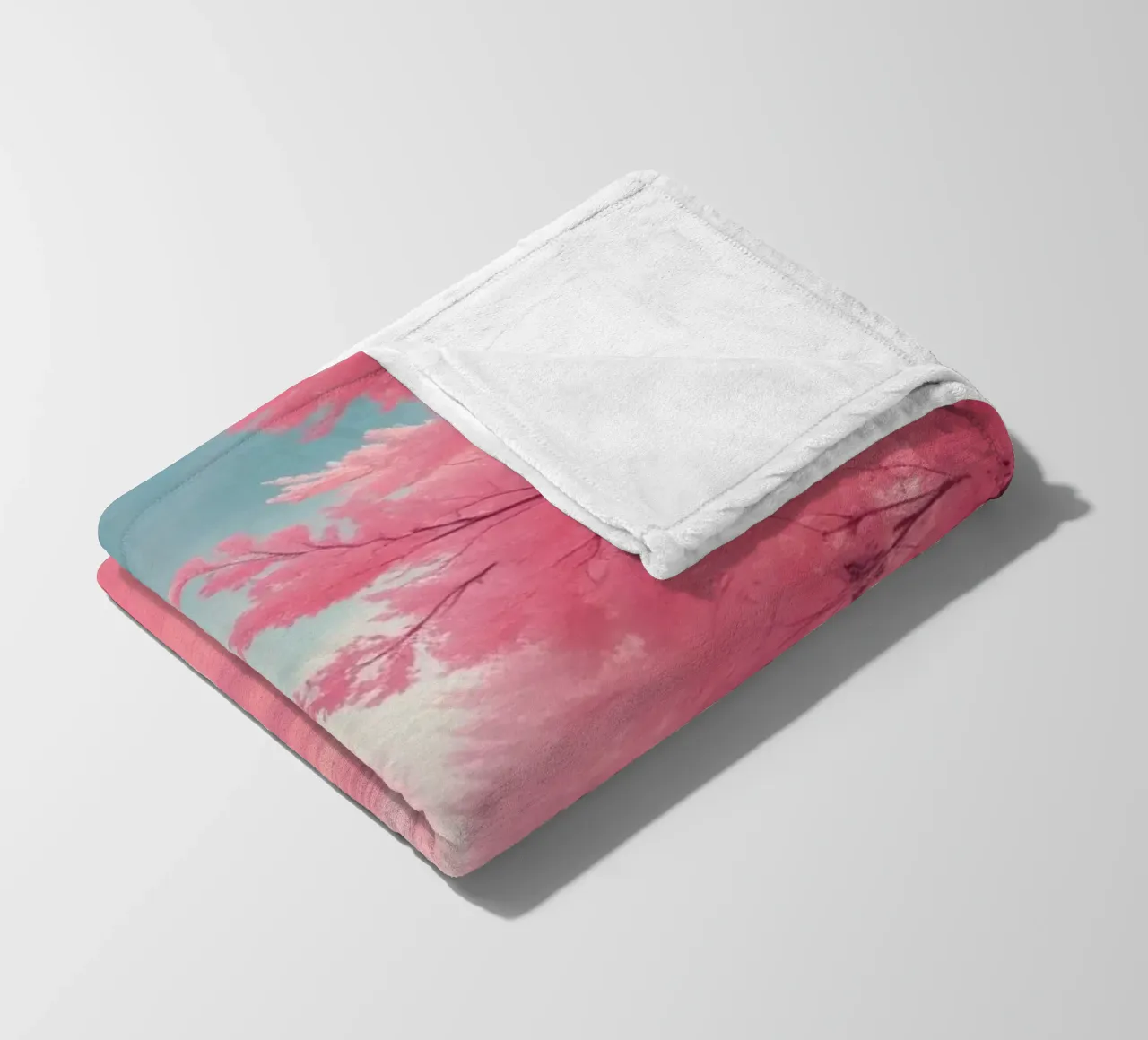 Alberi di ciliegio in fiore di colore rosa brillante costeggiano una strada serena sotto coperta in pile da DesignDoodle