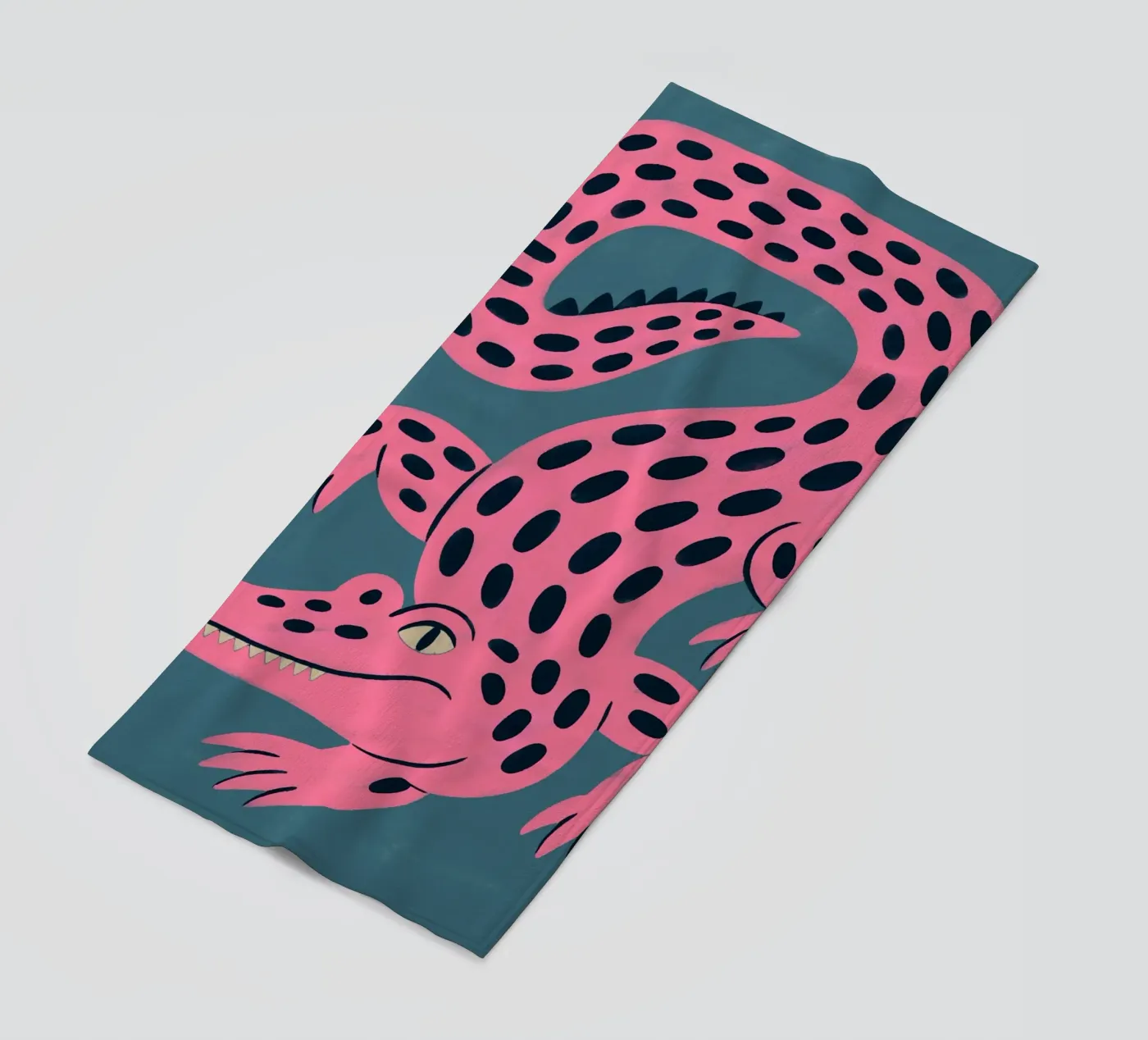Croc beach towel by artesutileco