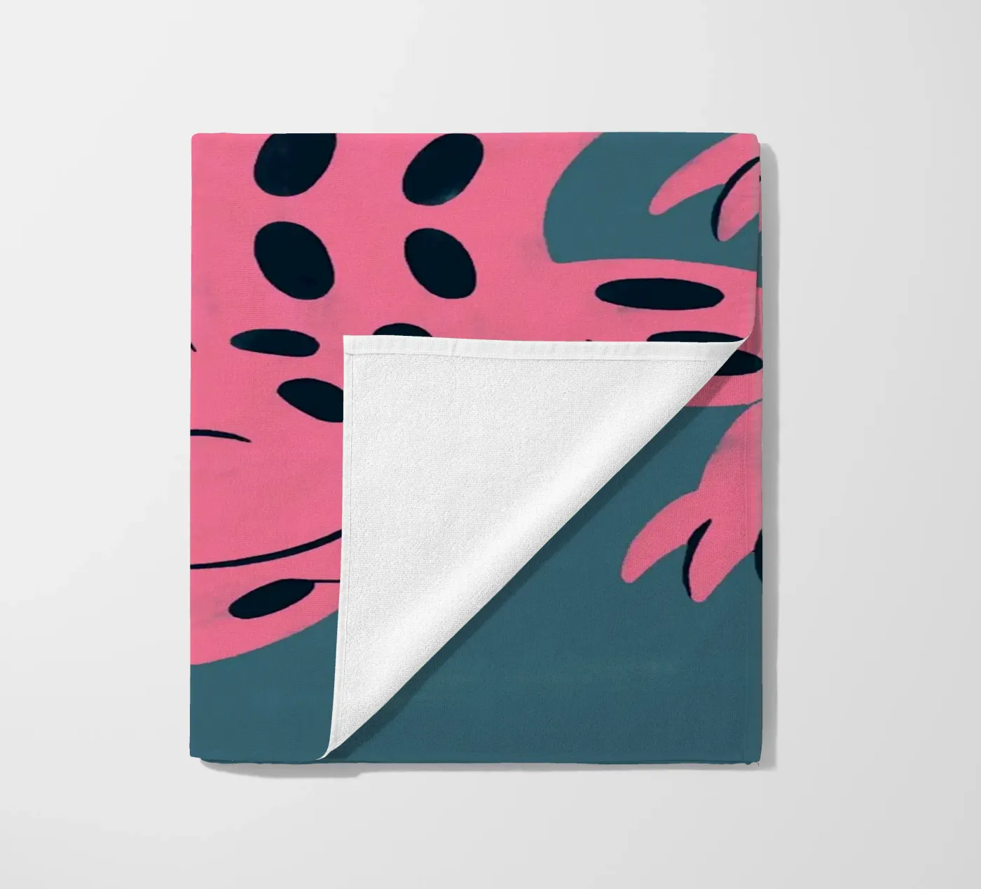 Croc beach towel by artesutileco
