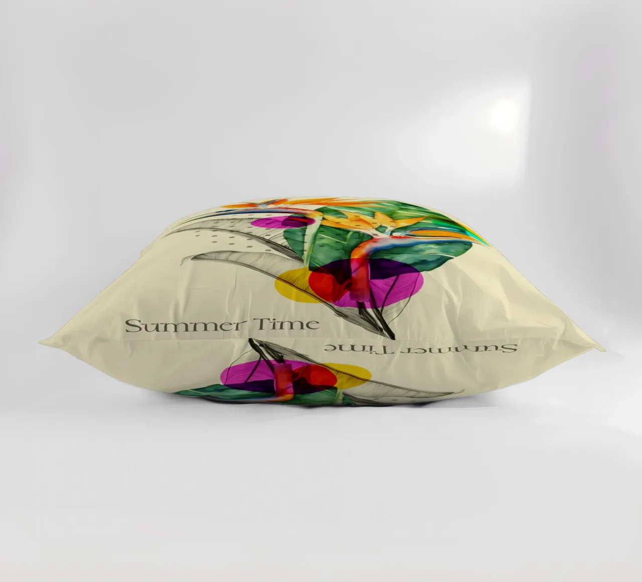 Tropical Pop: Summer Time Bloom cuscino da Indigo Rain