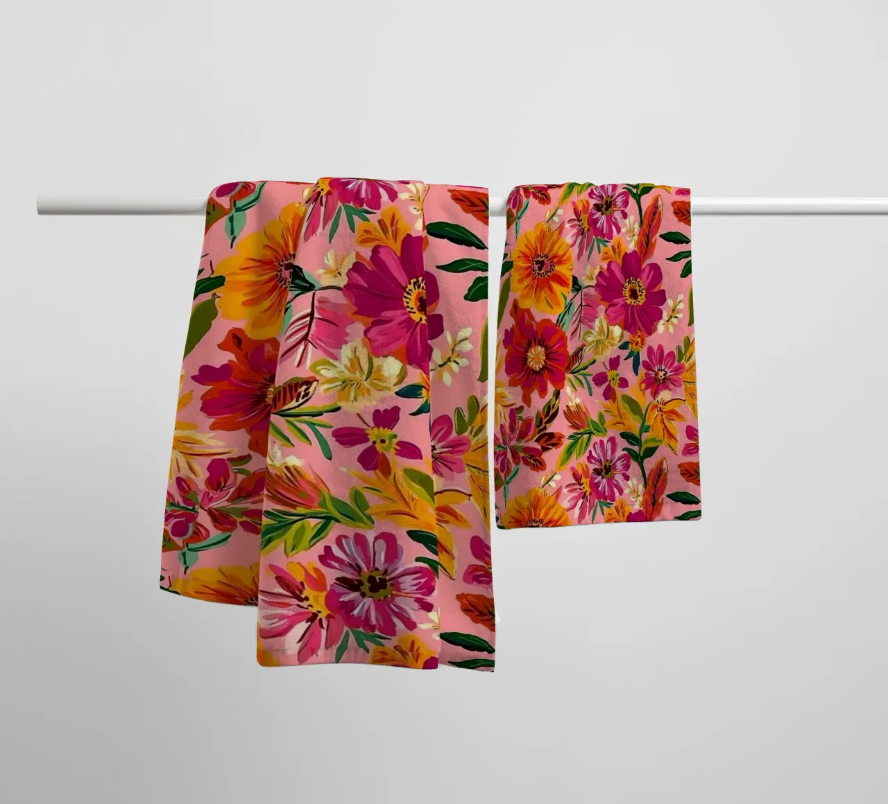 Handdrawn Flowers asciugamano da bagno da Sunflower Soul Studio