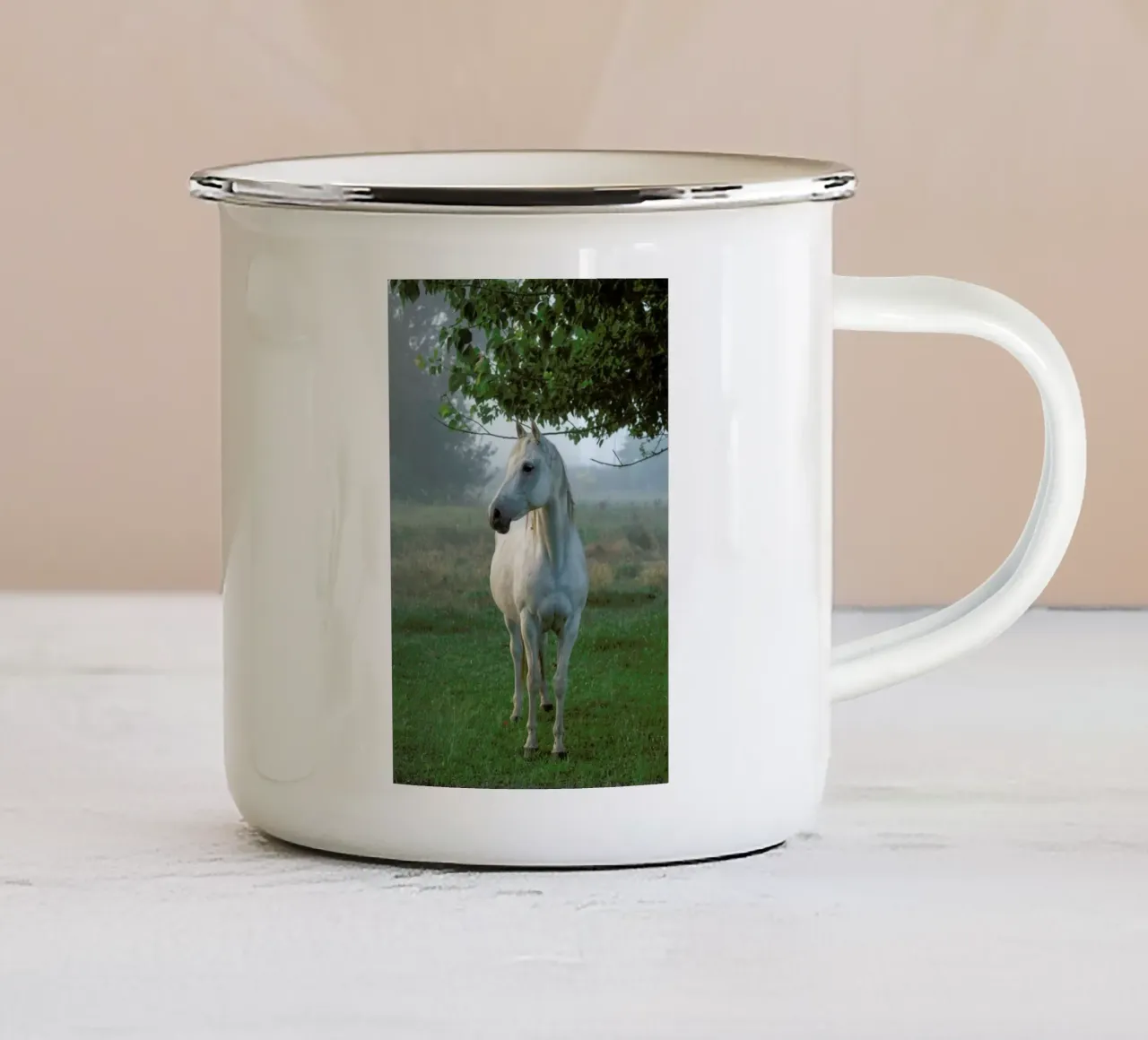 Noble Steed tazza in smalto da Natural Kingdom