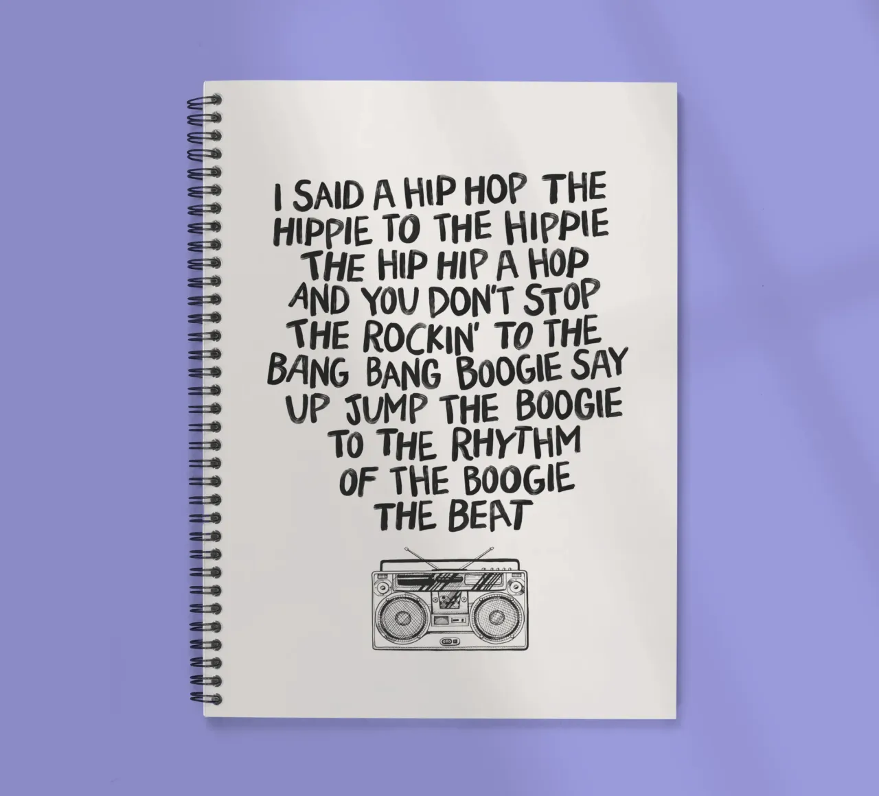 Iconische Hip Hop Songteksten Typografie Print Geïllustreerde Boombox notitieboek met spiraal van THE MOTIVATED TYPE