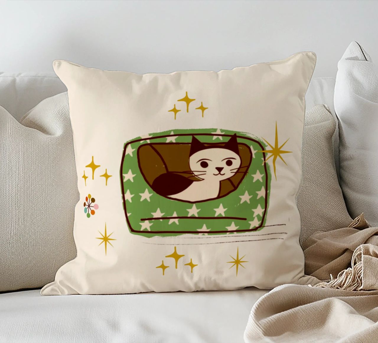 Chat rétro dans un lit étoilé coussin de susanacosta