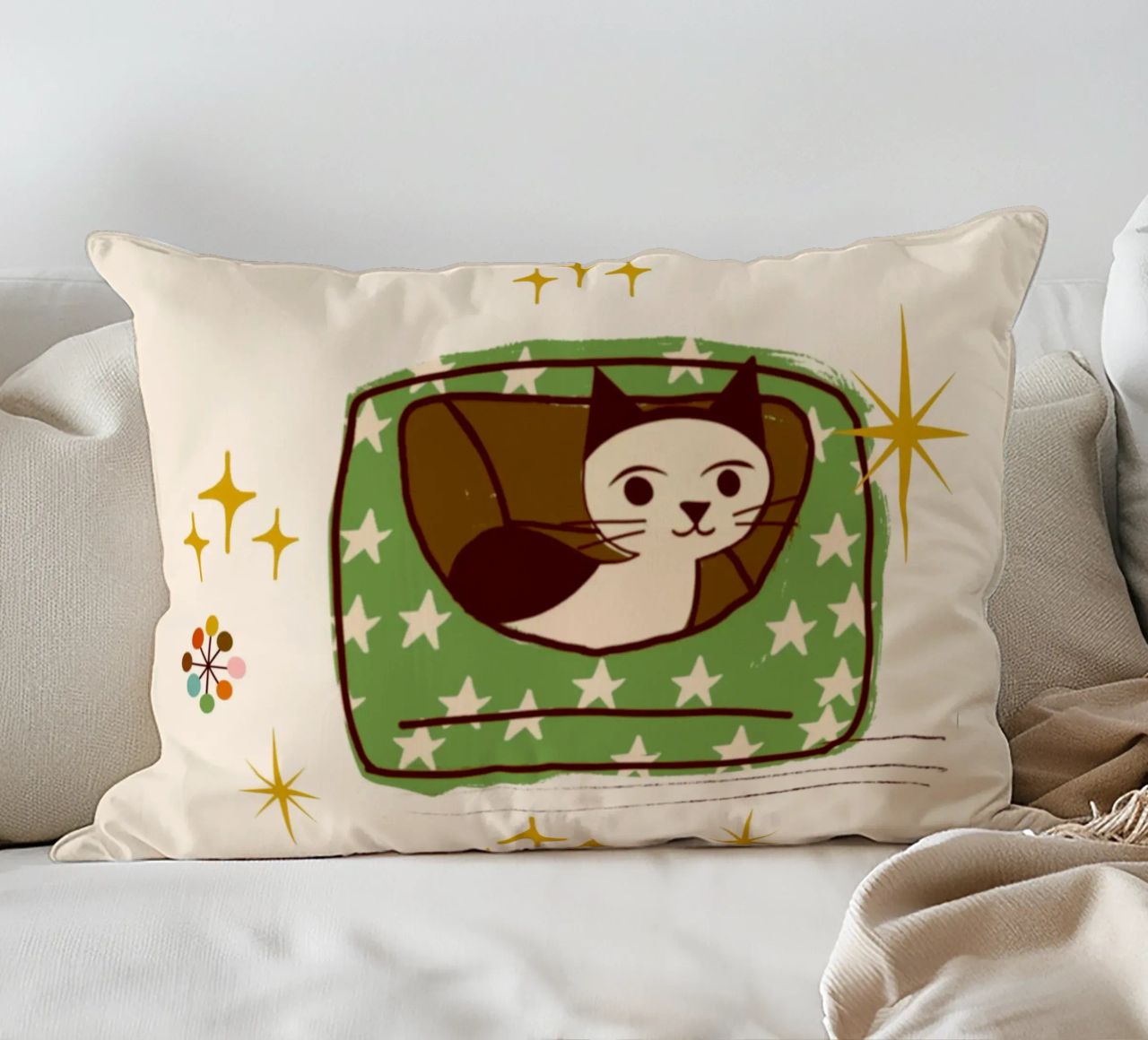 Chat rétro dans un lit étoilé coussin de susanacosta