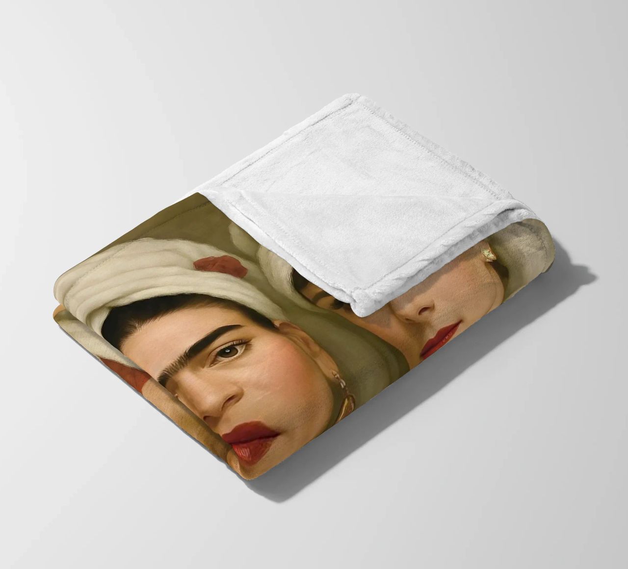 Marilyn Monroe Audrey Hepburn Frida Kahlo in accappatoio coperta in pile da ARTOMATIC