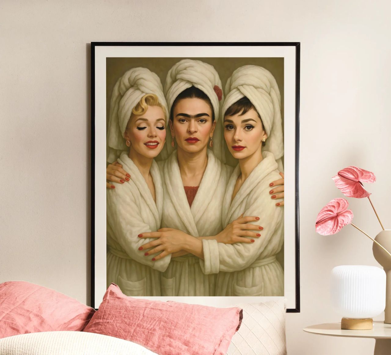 Marilyn Monroe Audrey Hepburn Frida Kahlo in accappatoio carta hahnemühle da ARTOMATIC