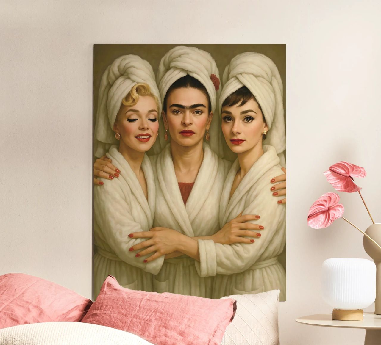 Marilyn Monroe Audrey Hepburn Frida Kahlo in accappatoio carta hahnemühle da ARTOMATIC