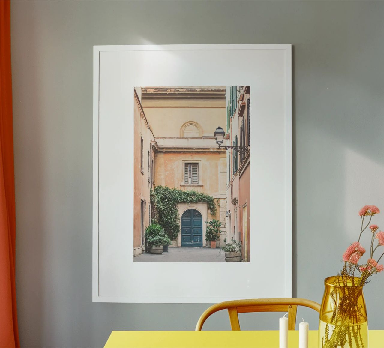 Rome, Italie I Façade orange pastel à Trastevere et porte poster de Julie Travel Photography