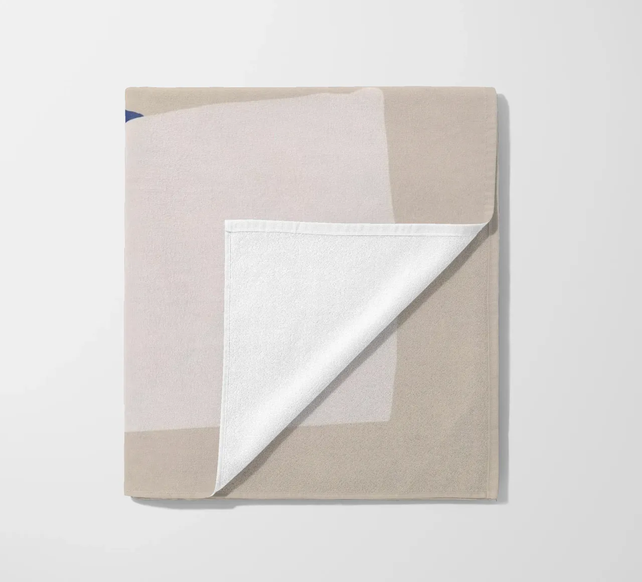 Kobalt minimal abstrakt Strandtuch von Little Dean