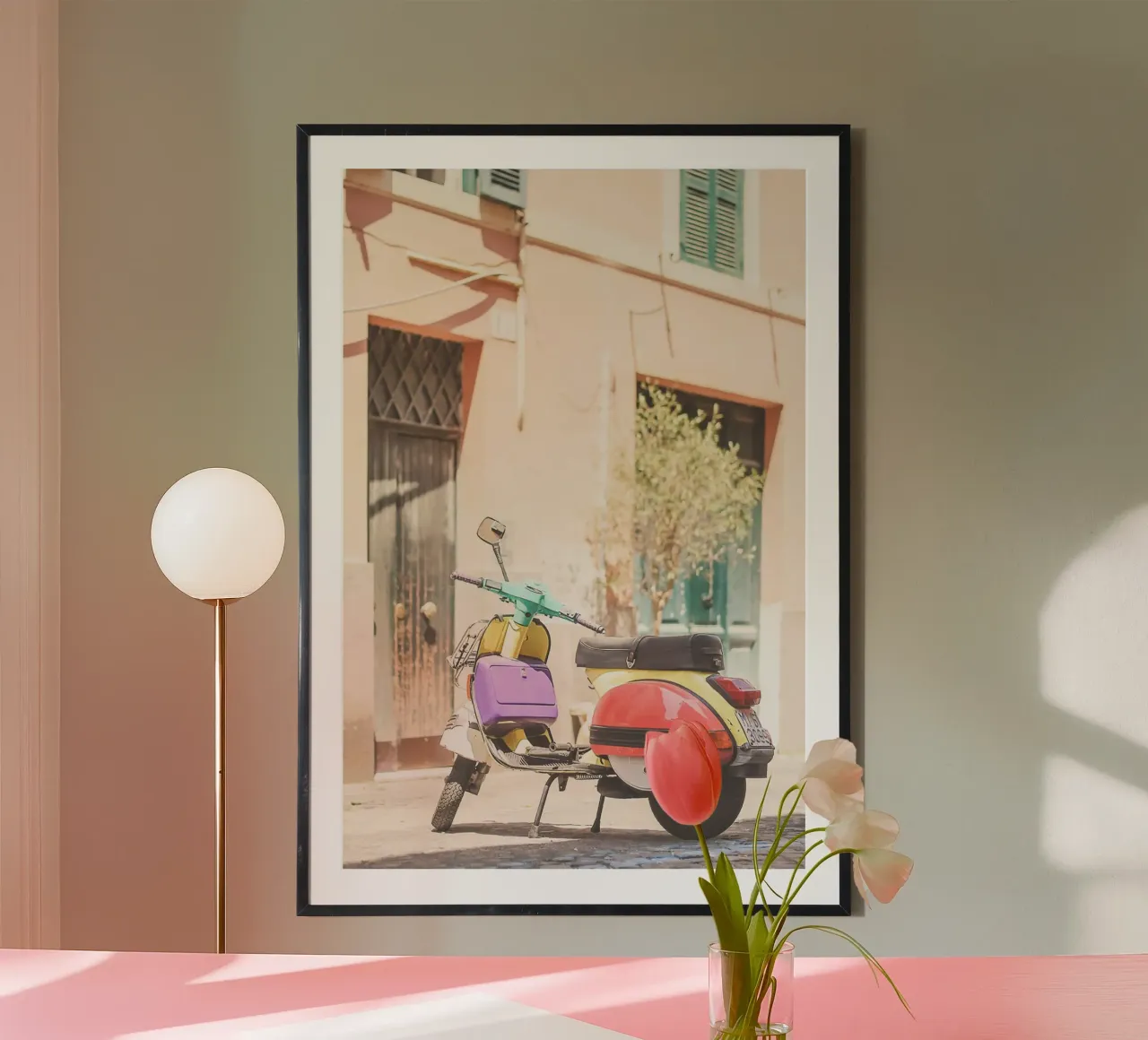 Roma, Italia I Scooter retrò multicolore pastello a Trastevere carta hahnemühle da Julie Travel Photography