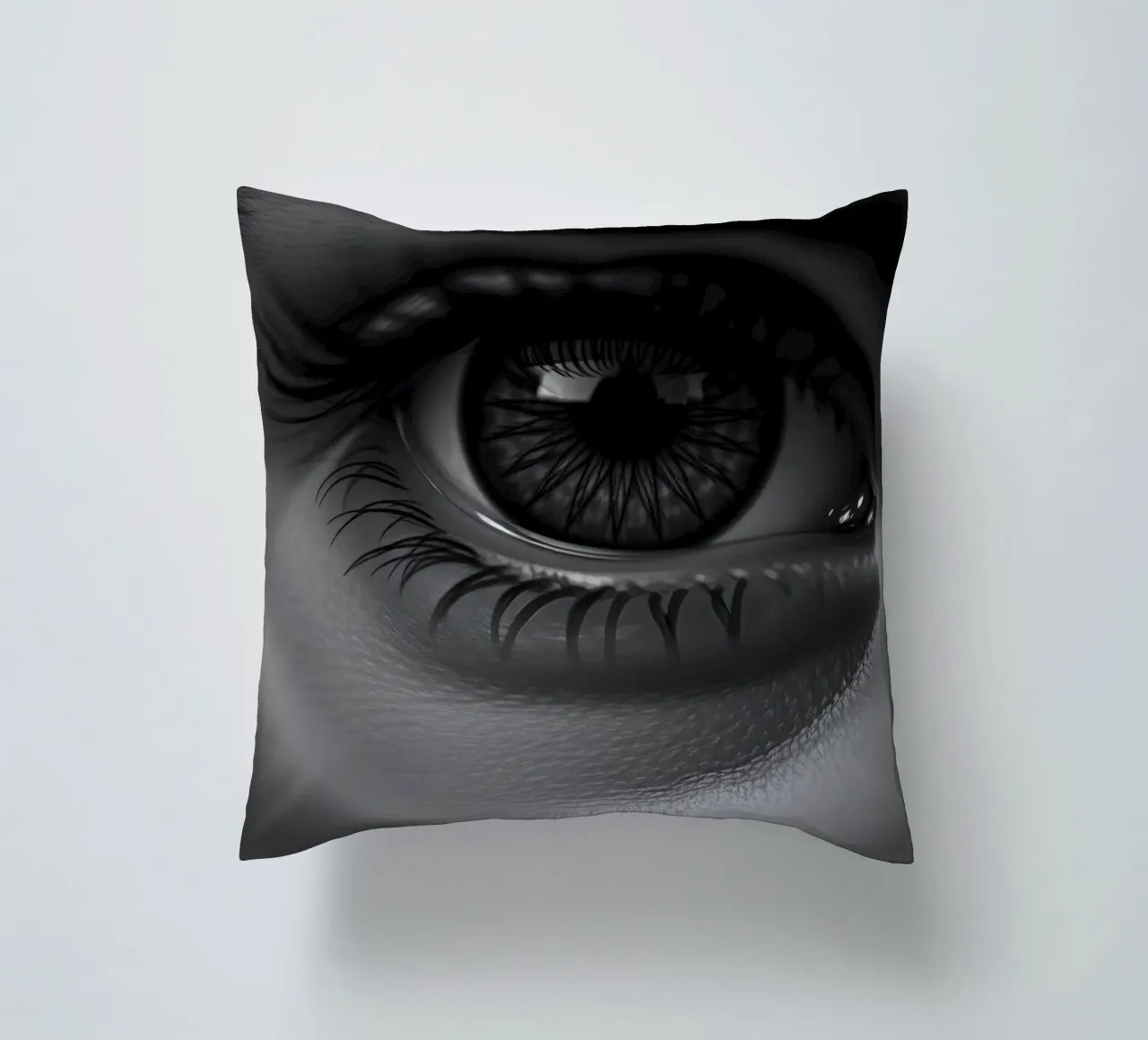 Primo piano di un occhio profondo in bianco e nero con ciglia dettagliate cuscino da DesignDoodle