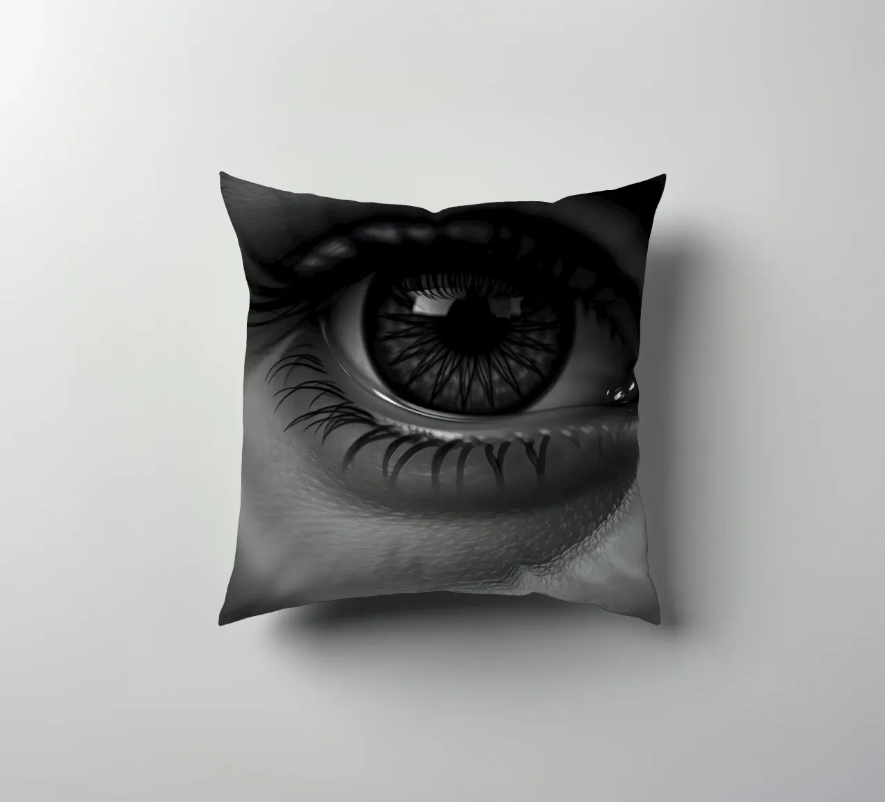 Primo piano di un occhio profondo in bianco e nero con ciglia dettagliate cuscino da DesignDoodle