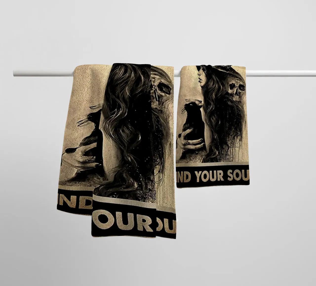 Cat Black e Witch - Perdi la tua mente, trova la tua anima asciugamano da bagno da Aaronshop