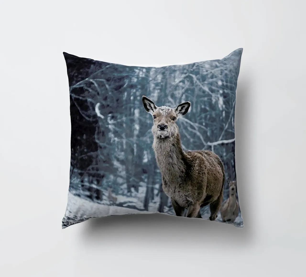 The Snap of a Twig @nilsleithold cuscino da EyeEm Mobile GmbH