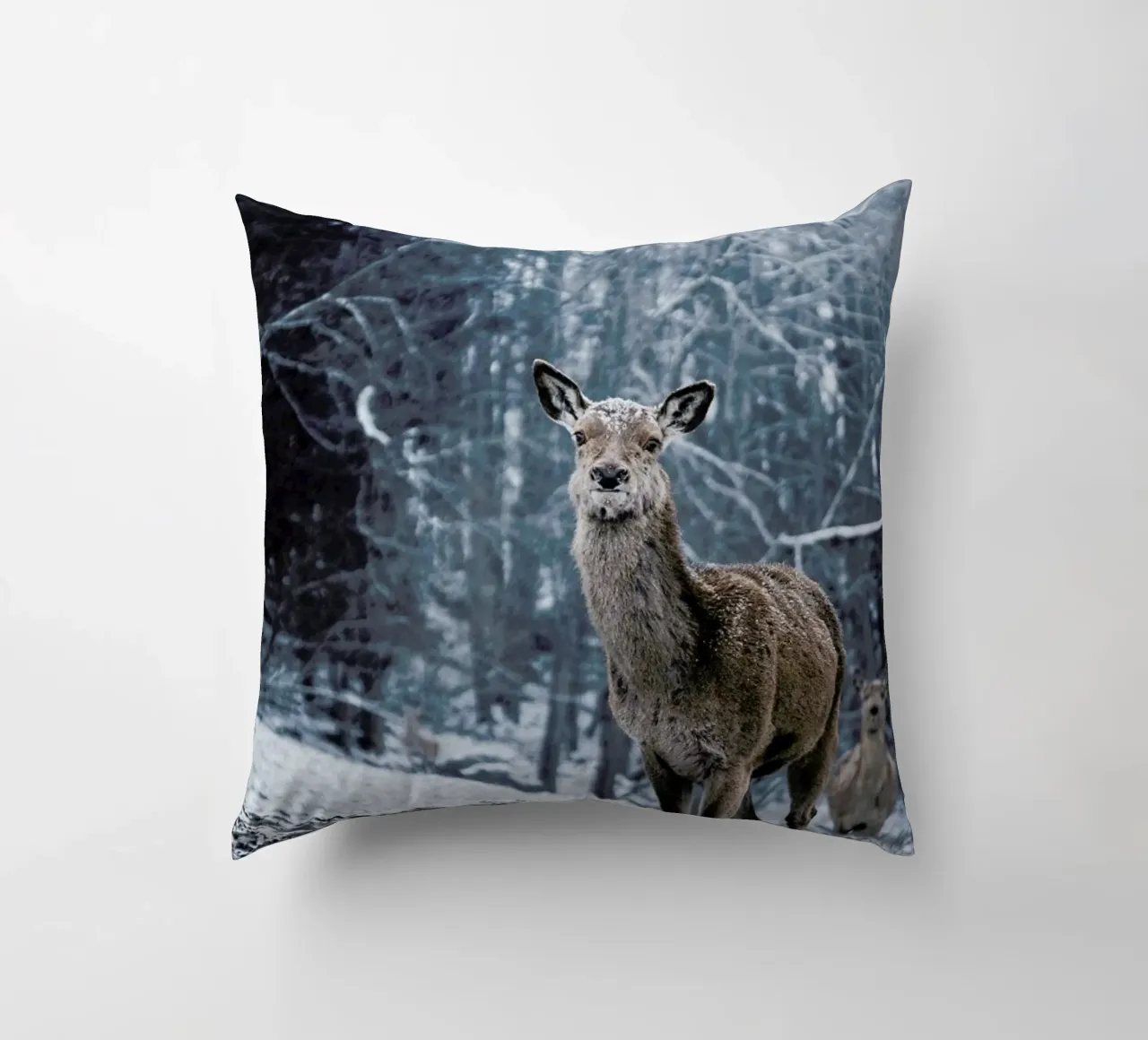 The Snap of a Twig @nilsleithold cuscino da EyeEm Mobile GmbH