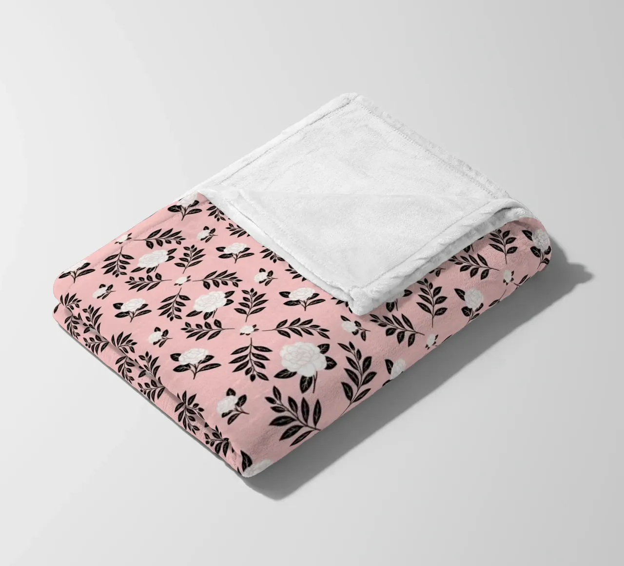 Damasco Camelia in bianco e nero coperta in pile da SilverPegasus