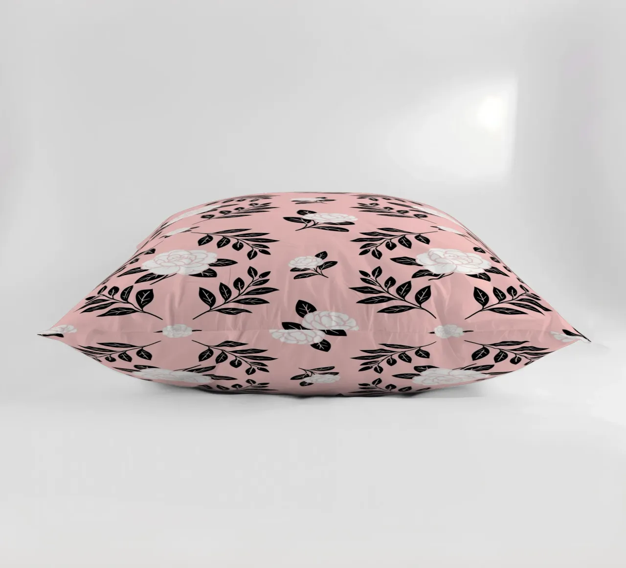 Damasco Camelia in bianco e nero cuscino da SilverPegasus