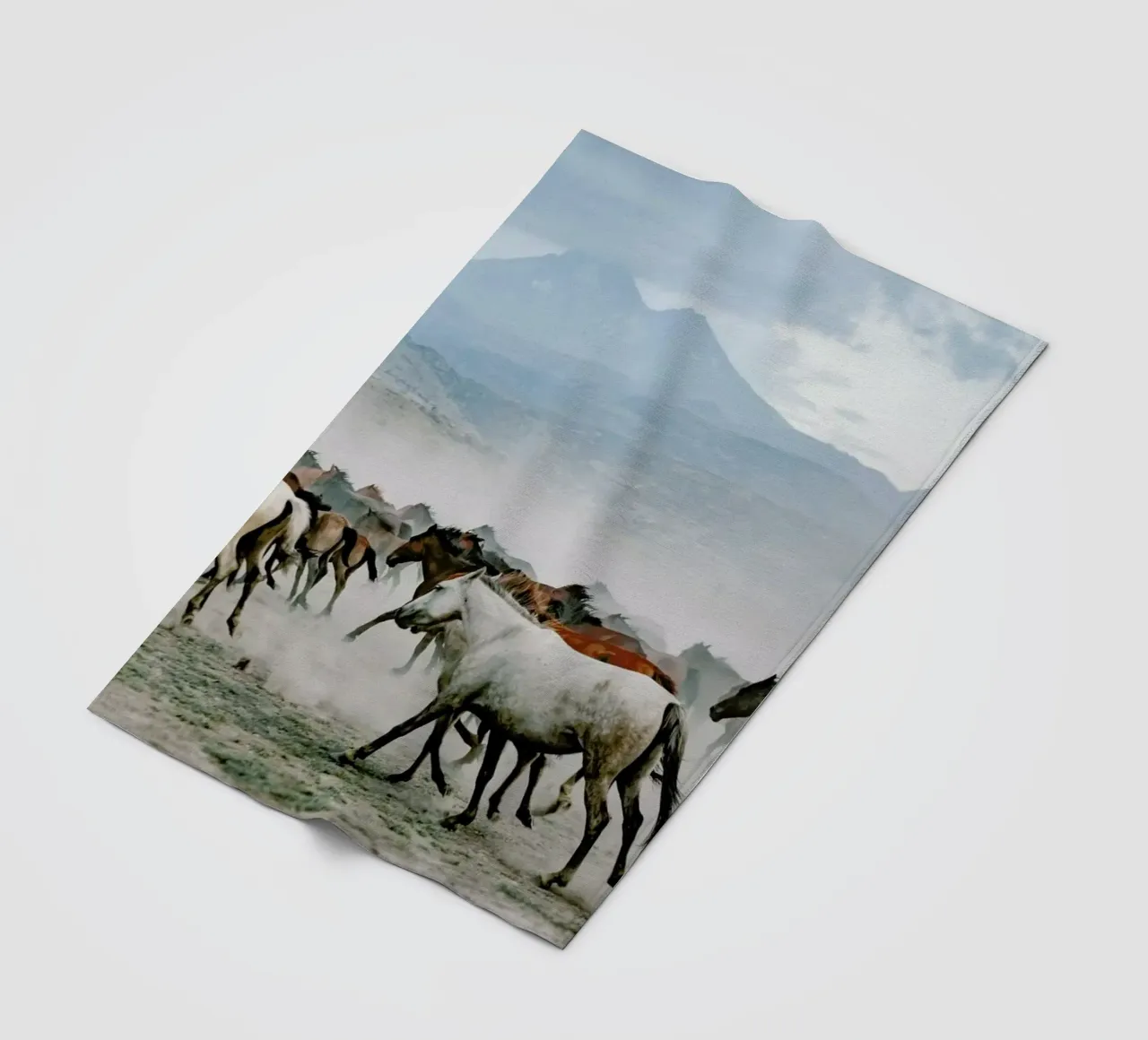 Kick Up A Storm coperta in pile da Natural Kingdom