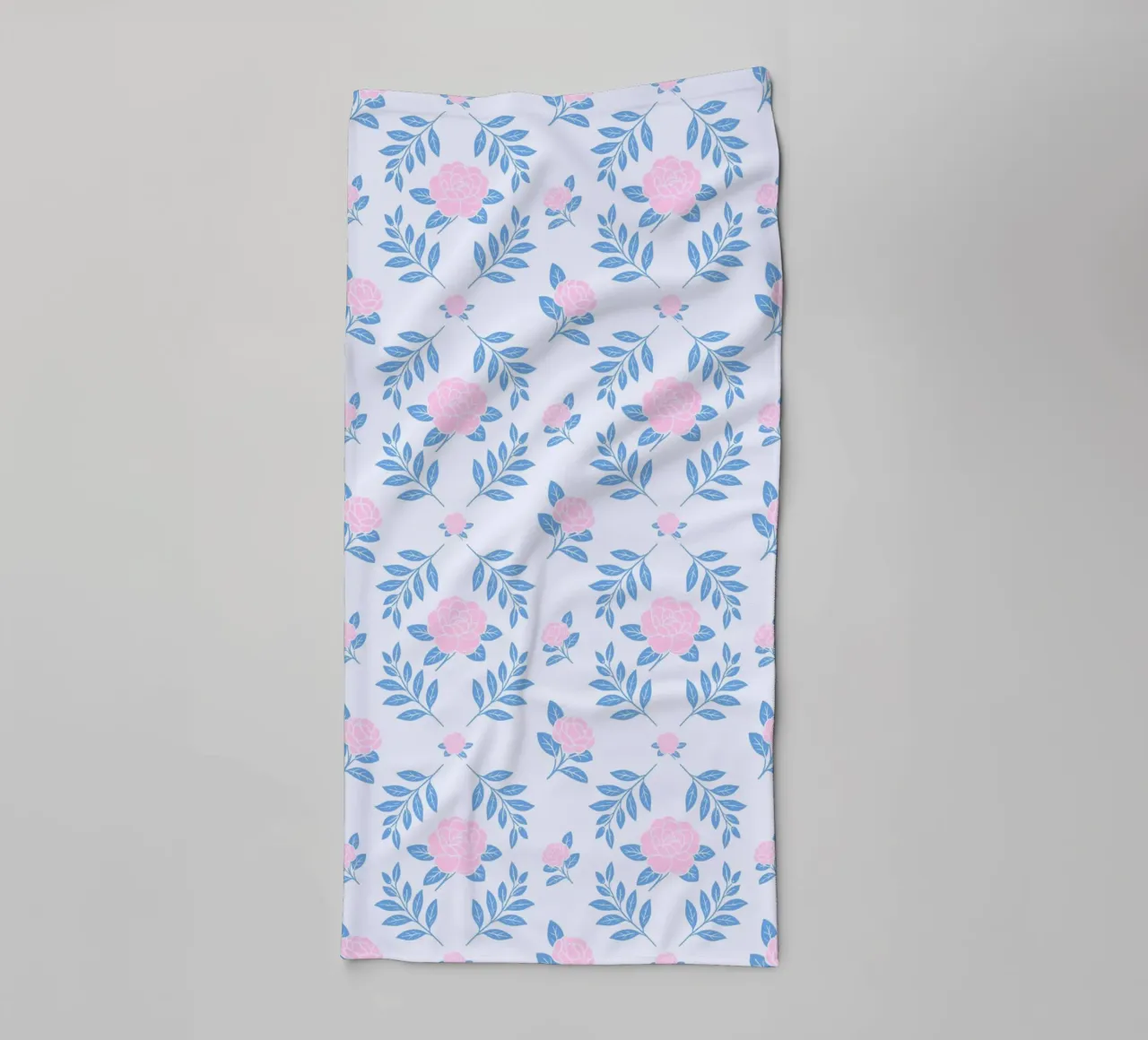 Camelia damascata rosa e blu asciugamano da bagno da SilverPegasus