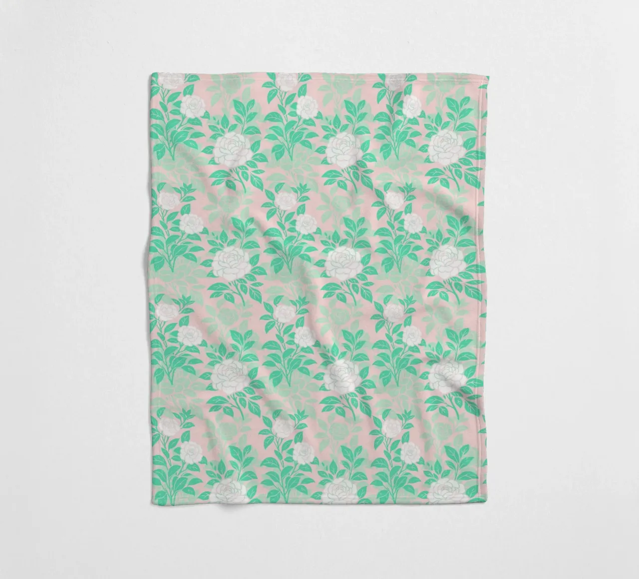 Fiori di camelia verdi e bianchi coperta in pile da SilverPegasus