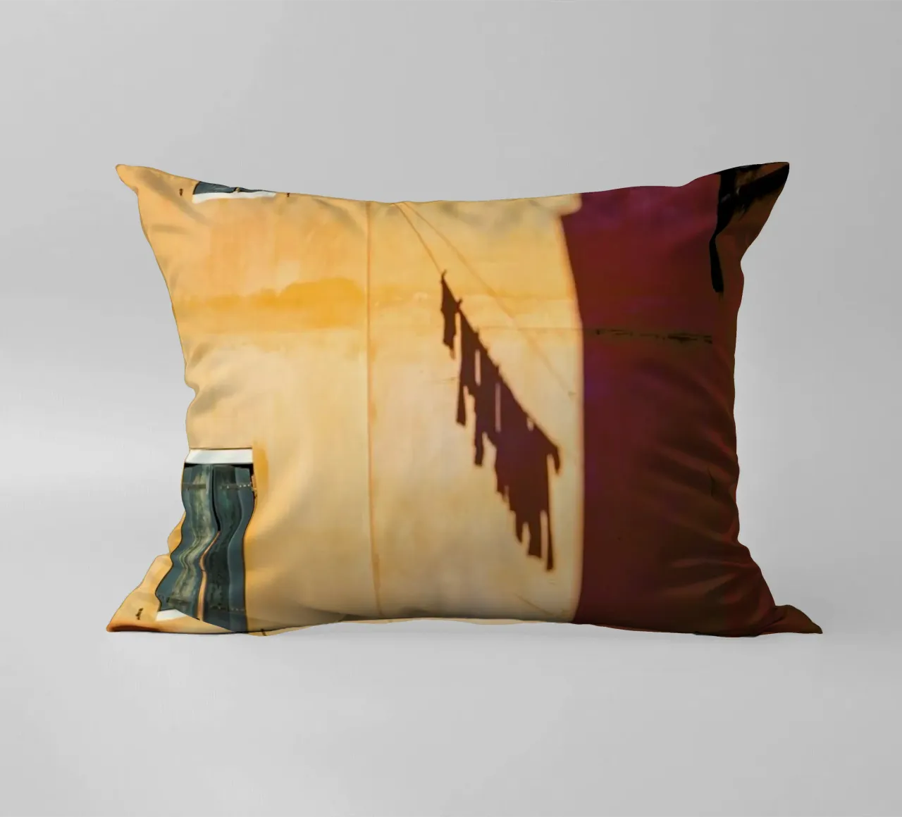 Golden Rays On Washing cuscino da METROPOLIS