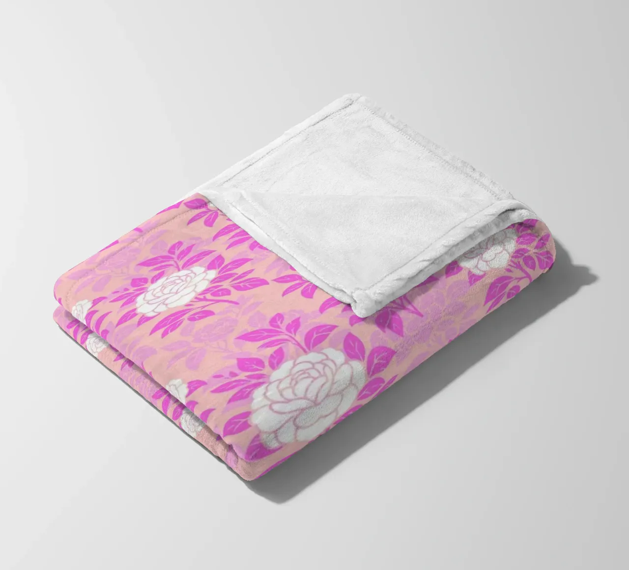 Fiori di camelia rosa e pesca coperta in pile da SilverPegasus