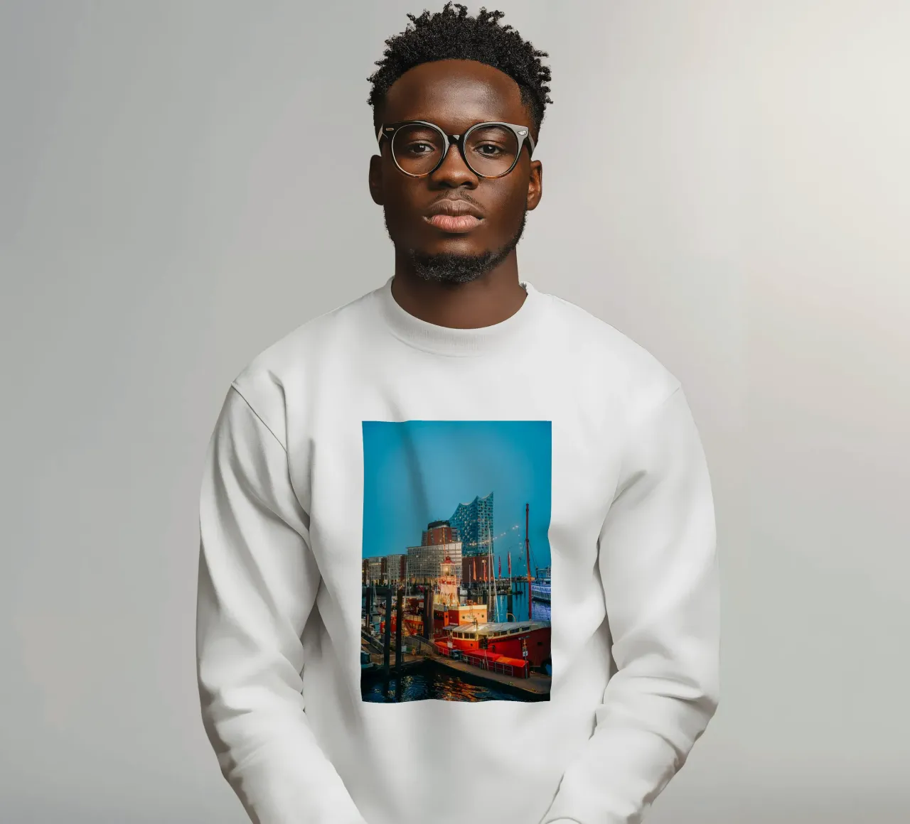 Il porto di Amburgo con la Elbphilharmonie felpa da Bold and Retro