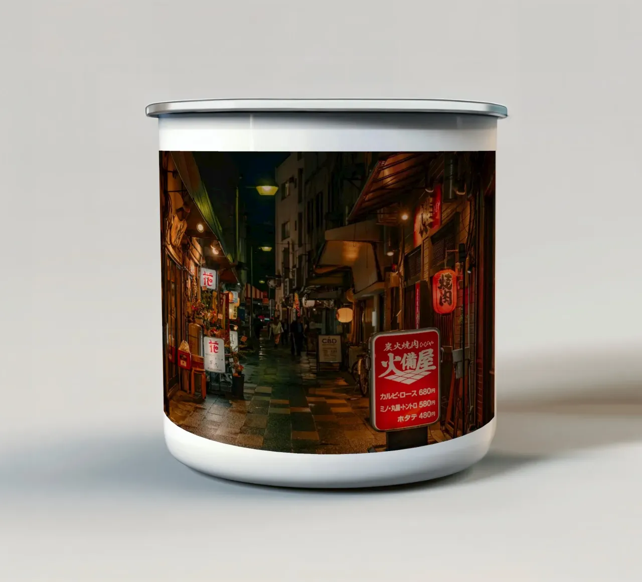 Scena notturna di strada a Fukuoka, Giappone tazza in smalto da Marcel Bisig