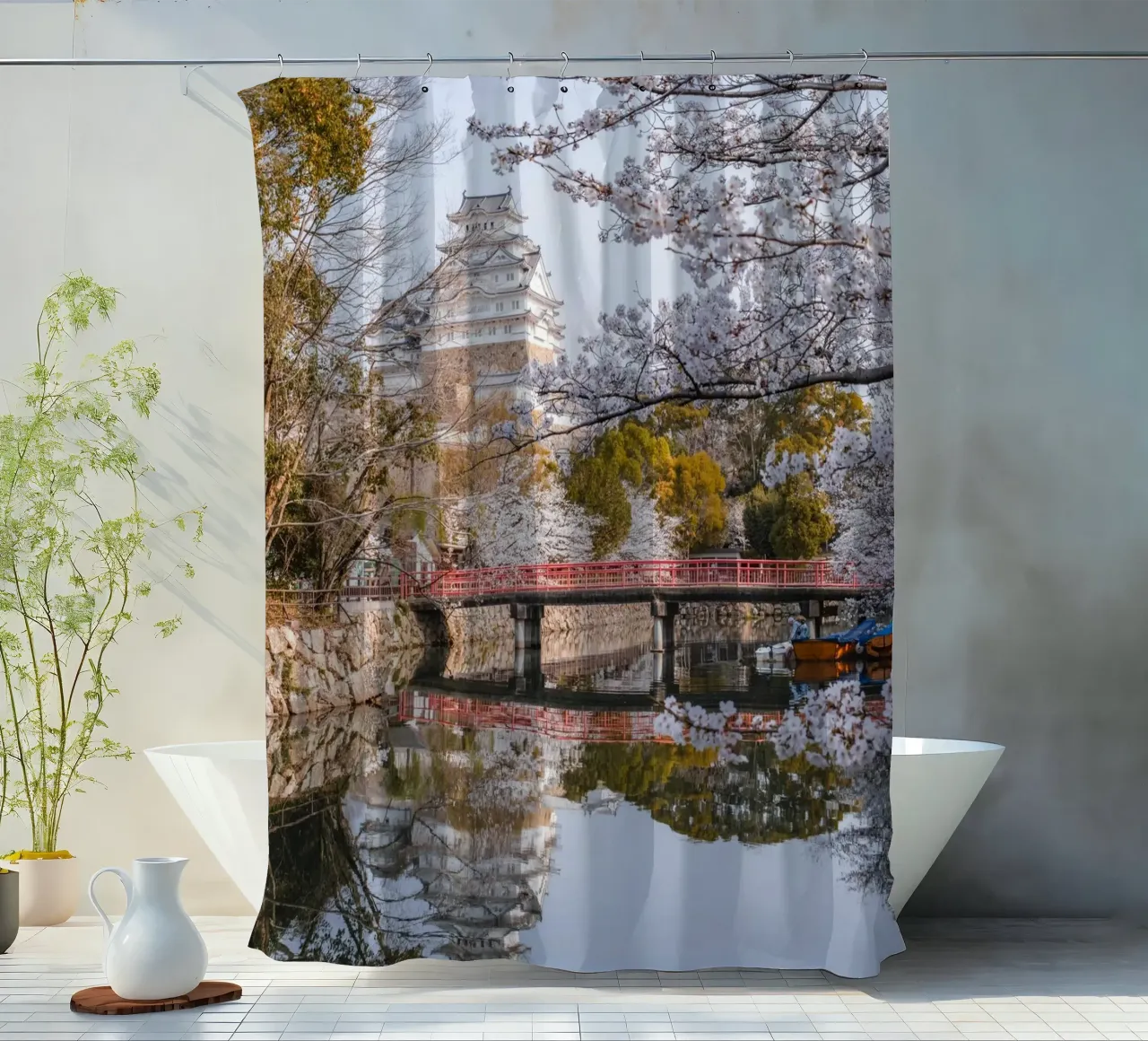 I ciliegi in fiore del castello di Himeji, Giappone tenda da doccia da Marcel Bisig