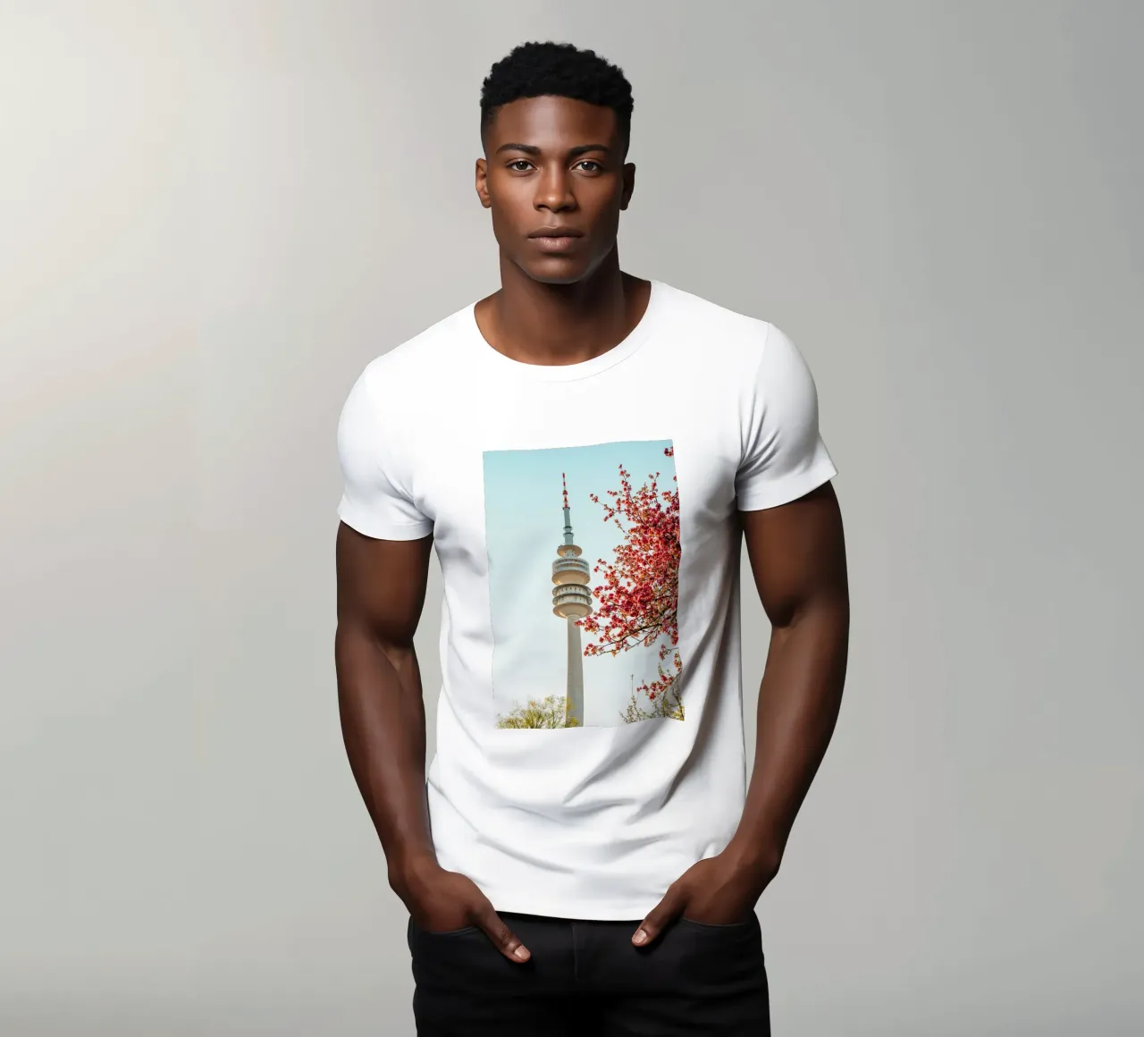 Torre della televisione di Monaco di Baviera in primavera con albero in fiore t-shirt da Bold and Retro