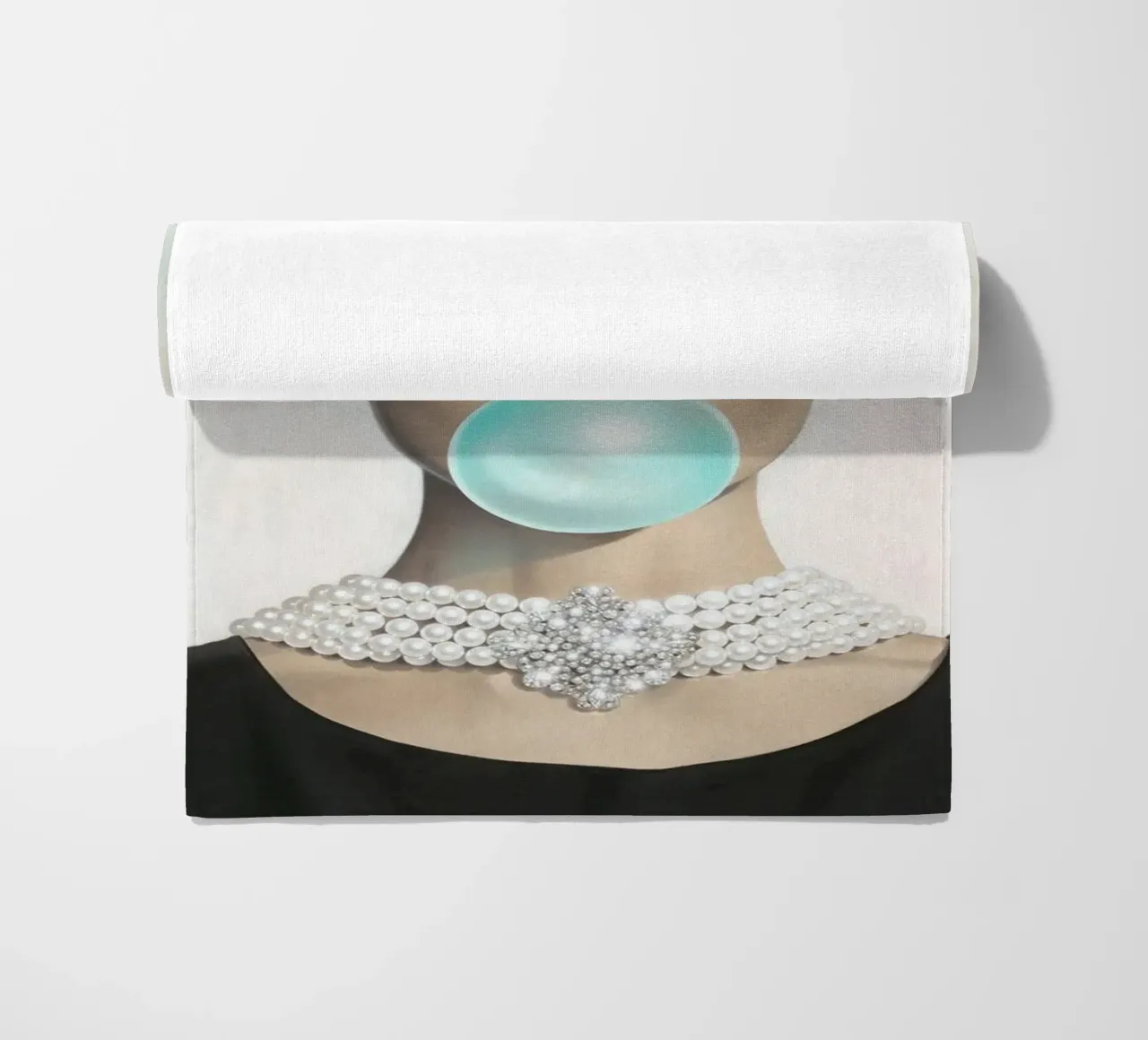 Pallone sulle labbra telo mare da Alex happy shop