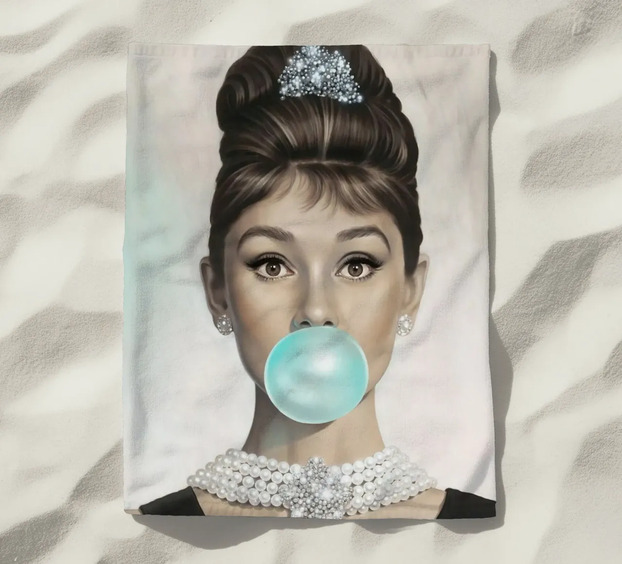 Pallone sulle labbra telo mare da Alex happy shop